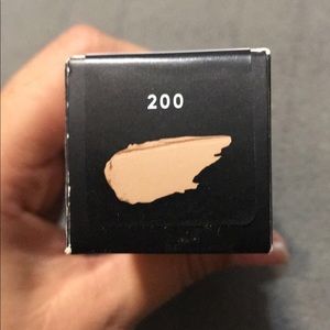 Never used Fenty beauty foundation